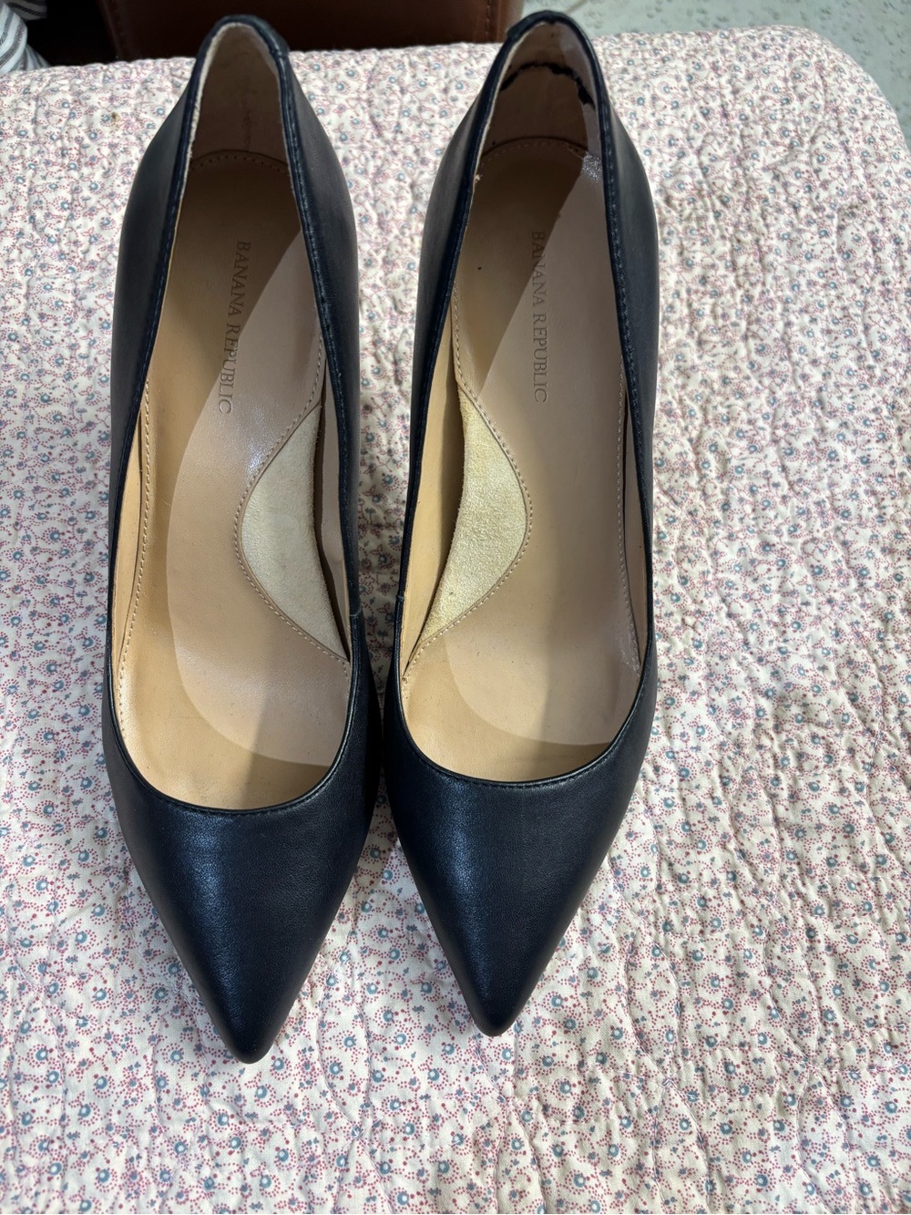 Banana Republic Black Pointed-Toe Leather Pumps